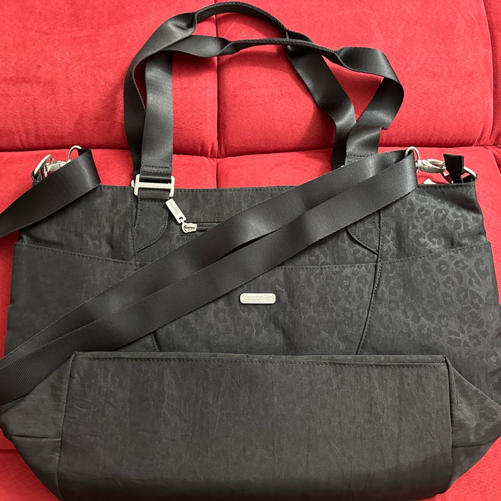 Baggallini Avenue Tote